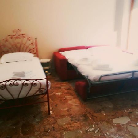 Appartamento Basic Zona Lago เลคโค ภายนอก รูปภาพ
